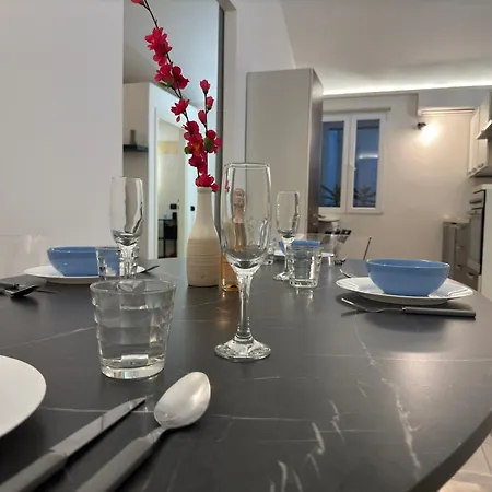 Lagrottizia - 3 Minuti Dal Como